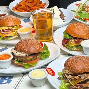 Wenn man sich mal nicht entscheiden kann… 😉 

#jimblock #burgerliebe
