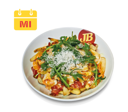 Loaded Fries Italian mit Tomatensalsa, Madurai Sauce, Grana Padano und Rucola in einer weißen Schale. Lunch Time am Mittwoch. 