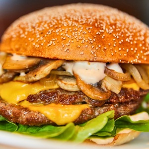 Pilzliebe auf die beste Art. 👀🍔 Unser JB Champignon wartet auf euch!

#jimblock