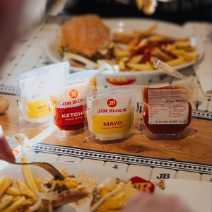 Welches Team bist du? 👇

❤️ = Ketchup 
🤍 = Mayo